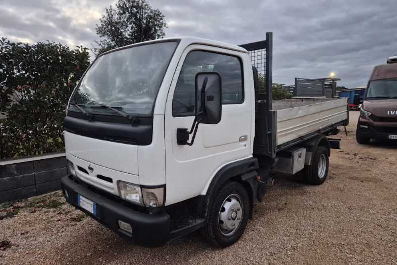 OmecoHub - Immagine NISSAN CABSTAR35